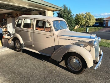 Vauxhall 12/4 1939 photo 2