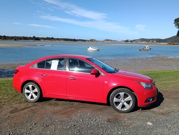 Holden Cruze 2010 photo 2