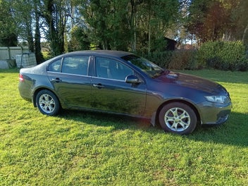 Ford Falcon 2011 photo 2