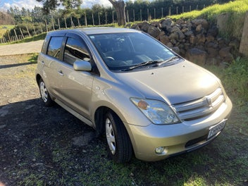 Toyota Ist 2003 photo 2