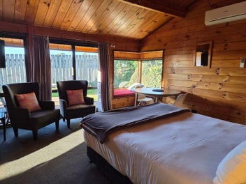 Listing 4 of 15 for Timeshare Ownership / One Week for Sale / Kaimanawa Lodge – Studio Unit