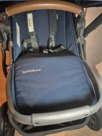 Listing 10 of 17 for UPPAbaby Vista V2 Baby Stroller with bassinet (Great Condition)