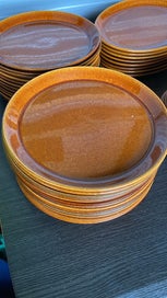 Listing 20 of 20 for Huge Vintage Crown Lynn Flemington Crockery Collection – 117 Pieces!