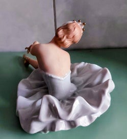 Listing 4 of 4 for Beautiful Schaubach Kunst Ballerina Figurine Wallendorf German~ "Swan"