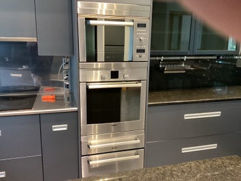 Listing 2 of 9 for Large quality kitchen for removal with all appliances (excluding fridge)