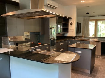 Listing 3 of 9 for Large quality kitchen for removal with all appliances (excluding fridge)
