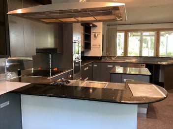 Listing 4 of 9 for Large quality kitchen for removal with all appliances (excluding fridge)