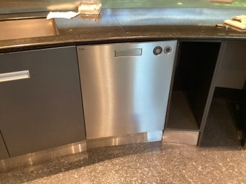 Listing 7 of 9 for Large quality kitchen for removal with all appliances (excluding fridge)
