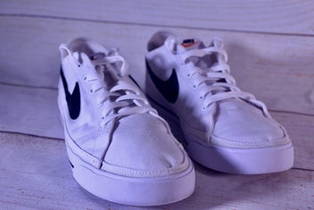 Listing 9 of 18 for NIKE SHOES AMAZING CANVAS SHOES 60% OFF AS NEW "BIG SALE" SIZE 11 $49
