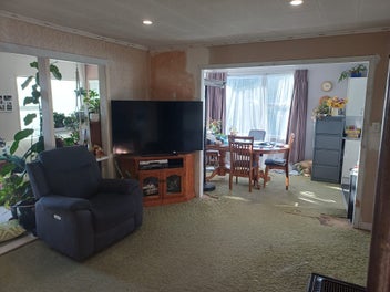 Listing 2 of 9 for House for removal