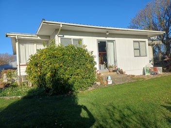 Listing 4 of 9 for House for removal