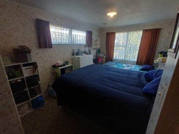 Listing 5 of 9 for House for removal