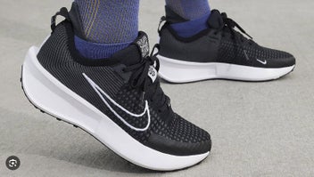 Listing 16 of 18 for NIKE MEN'S SHOES INTERACT RUN BRAND NEW BOXED 30% OFF "CRAZY SALE" SIZE 9 $109