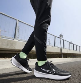 Listing 18 of 18 for NIKE MEN'S SHOES INTERACT RUN BRAND NEW BOXED 30% OFF "CRAZY SALE" SIZE 9 $109