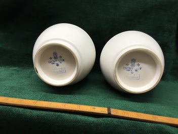 Listing 6 of 10 for Vintage Ernest Shufflebotham Hand-Potted Crown Lynn Vase x2