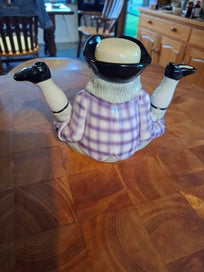 Listing 2 of 6 for VINTAGE TONY WOOD STAFFORDSHIRE "WILLIAM" NOVELTY TEAPOT WITH LID