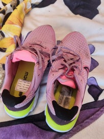 Listing 3 of 3 for shoes