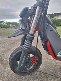 Listing 2 of 14 for Segway Ninebot ZT3 Pro all terrain E scooter.
