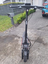 Listing 10 of 14 for Segway Ninebot ZT3 Pro all terrain E scooter.