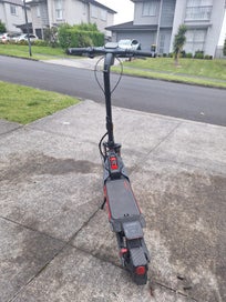 Listing 12 of 14 for Segway Ninebot ZT3 Pro all terrain E scooter.