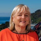 Paula Lucas