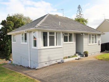 35 Taniwha Street, Wai o Taiki Bay, Auckland