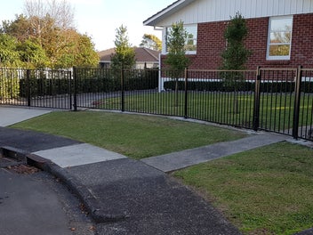 1/12 Grimshaw Place, Henderson, Auckland