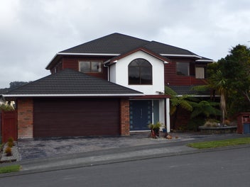 9 Molyneux Close, Whitby, Porirua