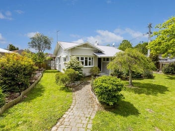 77 Ward Street, Wallaceville, Upper Hutt