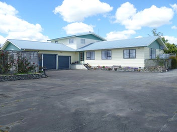 767 Gladstone Road, Gladstone