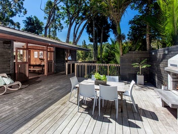 24 Mahoe Road, Titirangi, Auckland