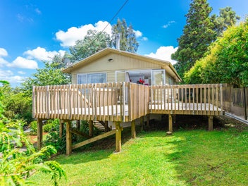 47 Waitakere Road, Waitakere, Auckland