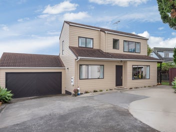 2/25 Channing Crescent, Botany Downs, Auckland