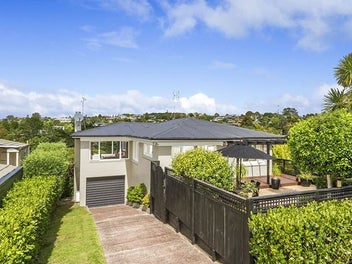 44 Peter Terrace, Castor Bay, Auckland