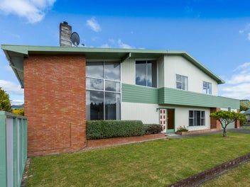 1 Roband Crescent, Brown Owl, Upper Hutt
