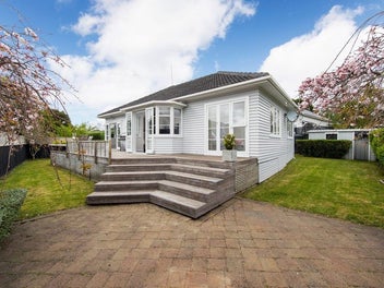 67A Premier Avenue, Point Chevalier, Auckland