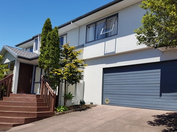2/66 Spencer Road, Pinehill, Auckland
