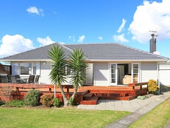 3 Brookfield Road, Te Atatu Peninsula, Auckland