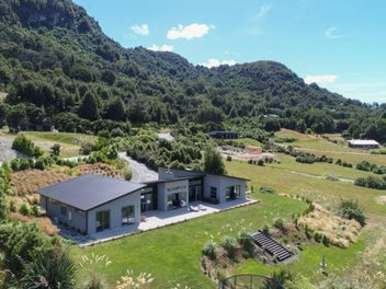 13 Fantail LANE, Mount Creighton, QUEENSTOWN