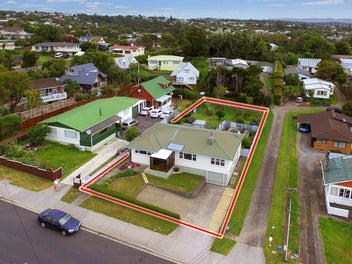 26 Kaipatiki Road, Glenfield, Auckland