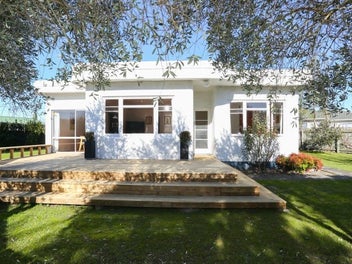 311A Collinge RD, Mayfair, Hastings