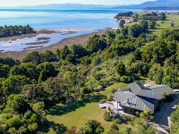 833 Collingwood-Puponga Main Road, Collingwood