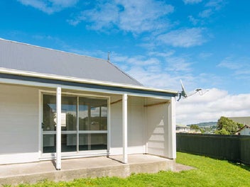 2 Ladbrooke Drive, Newlands, Wellington