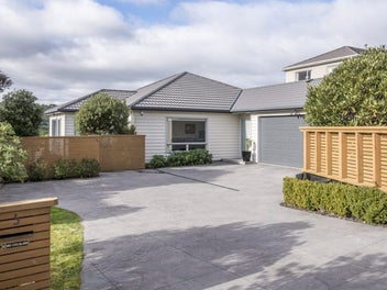 5 Tongariro Drive, Aotea, Porirua