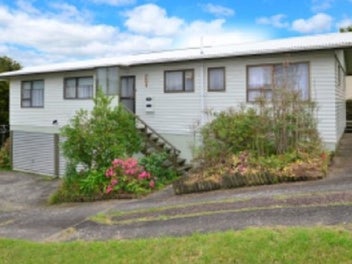 113 Brian Crescent, Stanmore Bay, Whangaparaoa