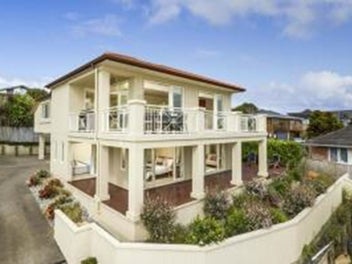 11A Beechwood Road, Rothesay Bay, Auckland