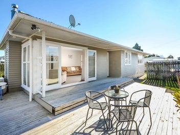 7 Chaucer Place, Blockhouse Bay, Auckland