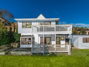 2/124 Deep Creek Road, Torbay, Auckland
