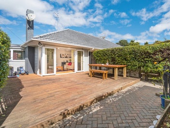 1/11 August Place, Greenlane, Auckland