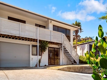 49B Albatross Close, Whitby, Porirua